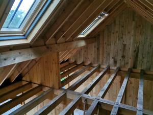 Oak outbuilding awaiting pine plank floor