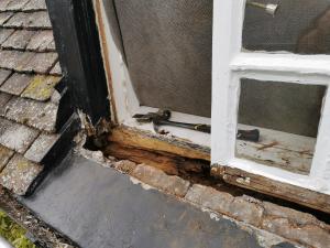 Removing rotted wall plate from beneath a dormer Yorkshire sash window
